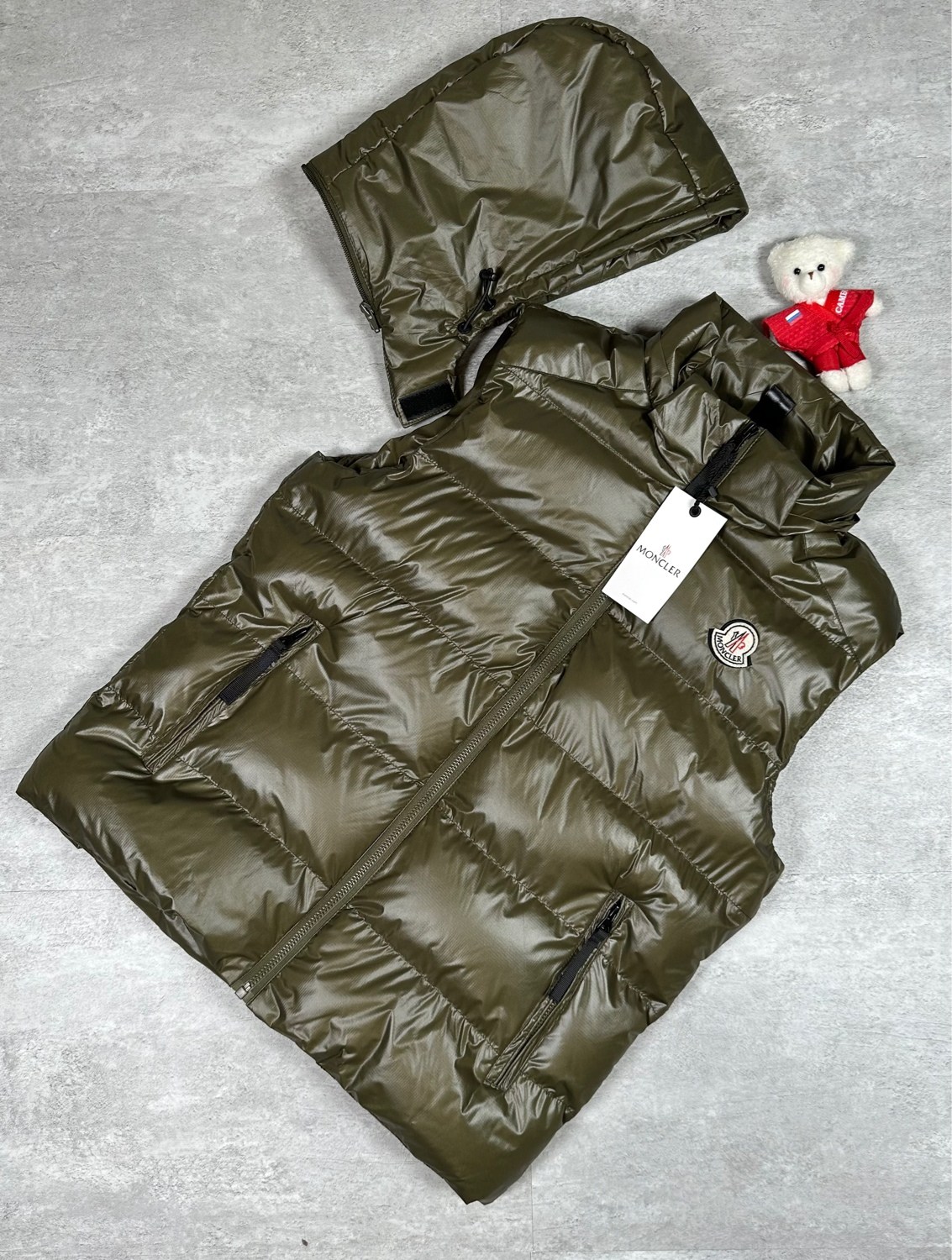 жилетка монклер оригинал,жилет монклер,жилетка moncler мужская,жилет moncler,жилетка moncler