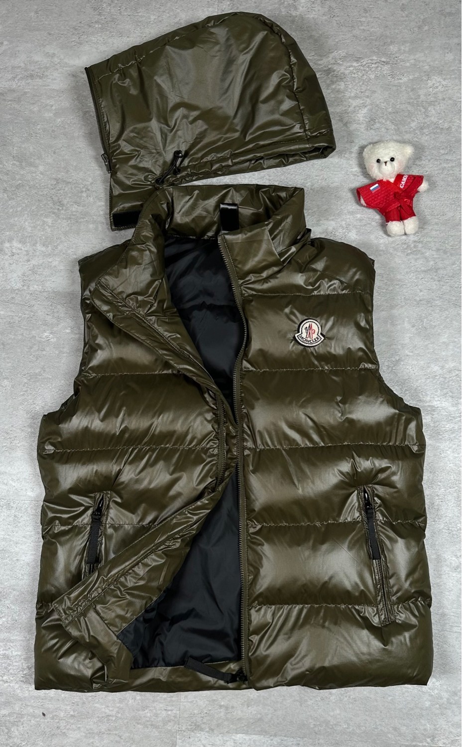 жилетка монклер оригинал,жилет монклер,жилетка moncler мужская,жилет moncler,жилетка moncler