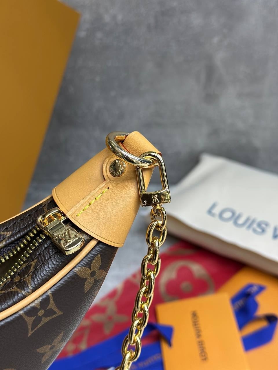 женская сумка louis vuitton,cумка louis vuitton,сумка луи виттон полумесяц,louis vuitton сумка на плечо,сумка луи виттон