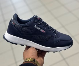 Кроссовки