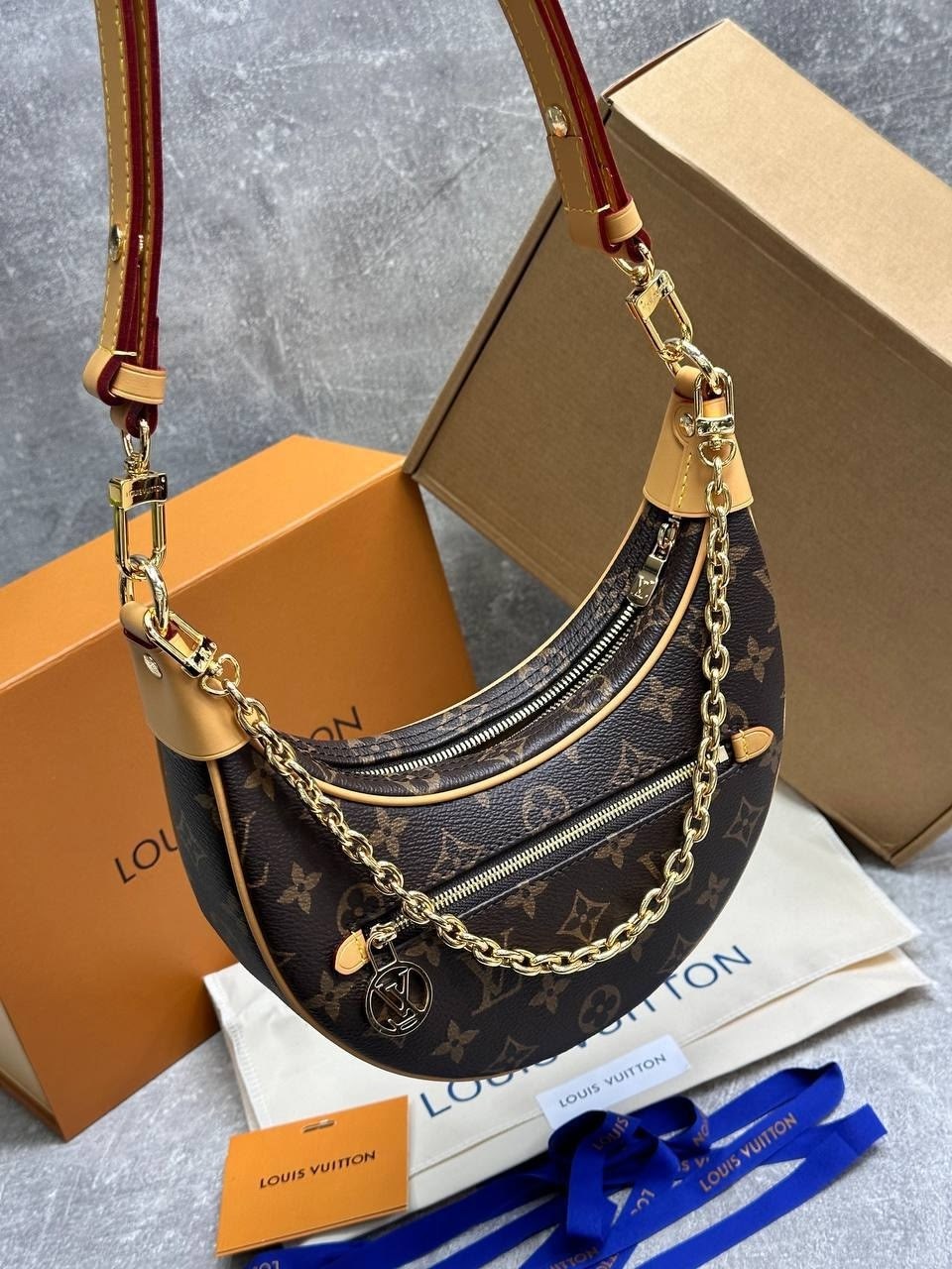 женская сумка louis vuitton,cумка louis vuitton,сумка луи виттон полумесяц,louis vuitton сумка на плечо,сумка луи виттон