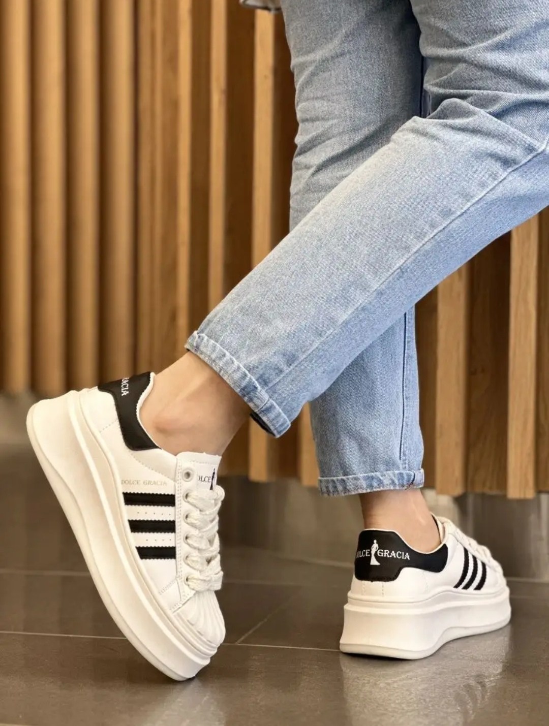 ,кроссовки женскиe,обуви, женская,кроссовки модные