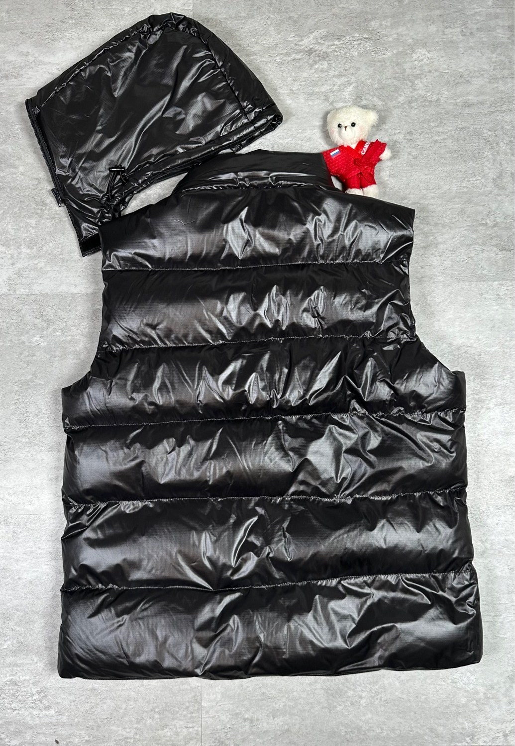 жилетка монклер оригинал,жилет монклер,жилетка moncler мужская,жилет moncler,жилетка moncler