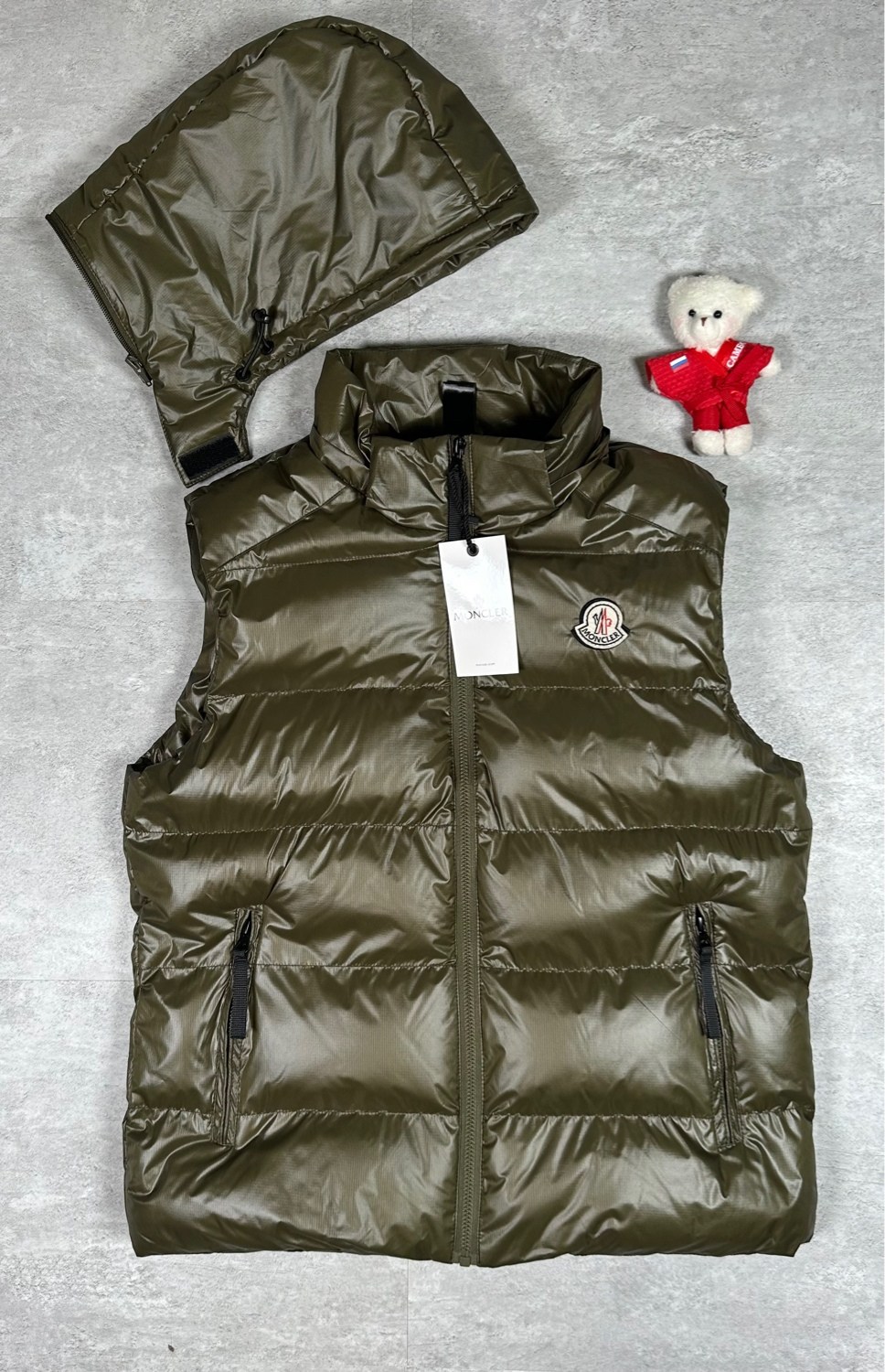 жилетка монклер оригинал,жилет монклер,жилетка moncler мужская,жилет moncler,жилетка moncler