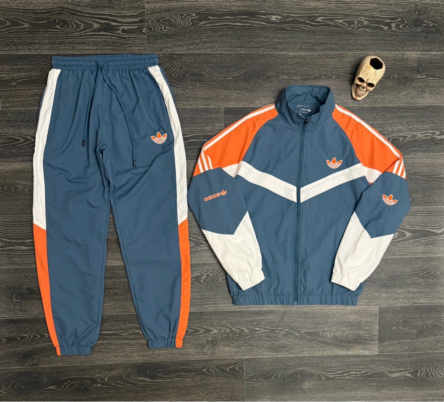 мужской спортивный костюм adidas,спортивный костюм adidas,спортивные костюмы адидас,костюмы адидас,ветровка adidas