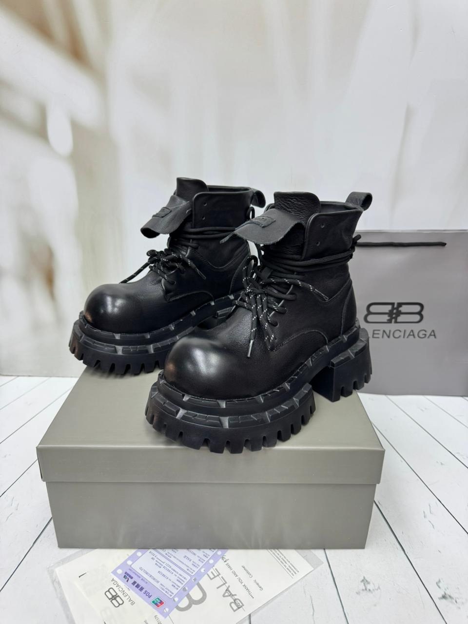 ,ботинки balenciaga,женские ботинки,модные ботинки,ботинка