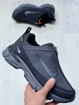 Кроссовки