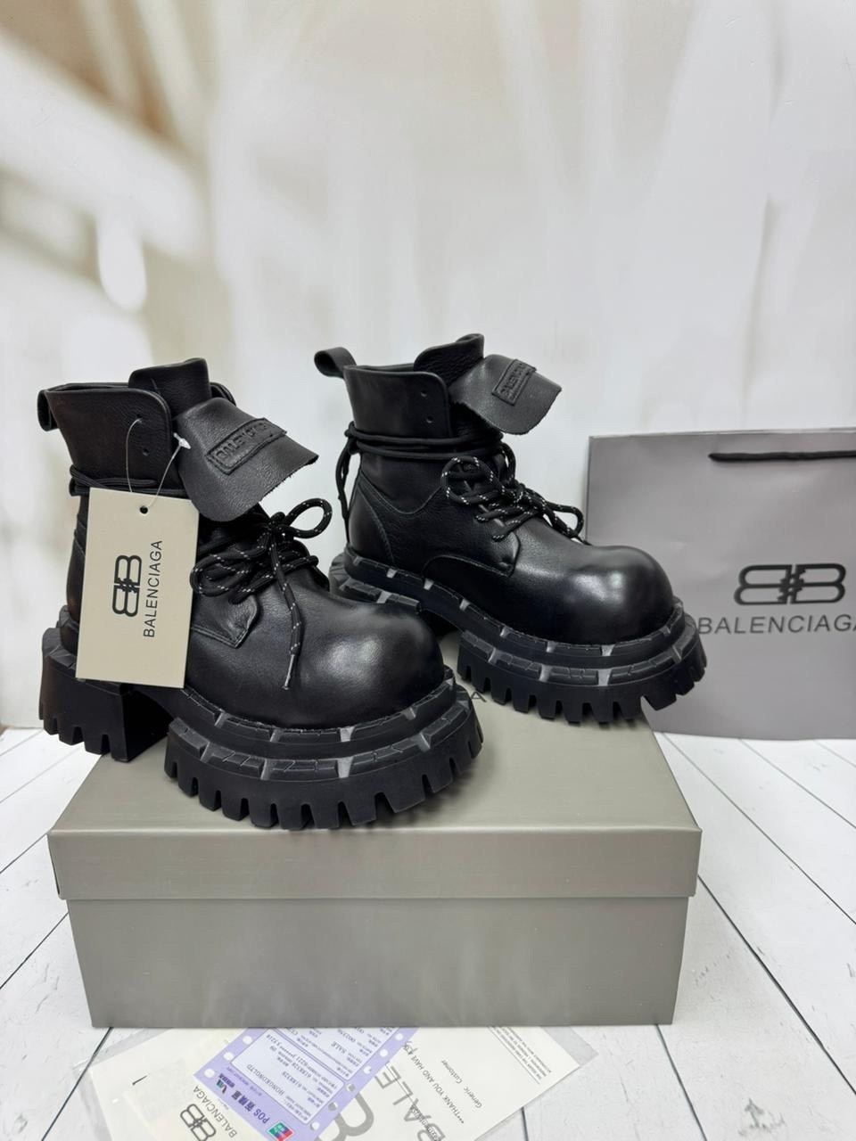 ,ботинки balenciaga,женские ботинки,модные ботинки,ботинка