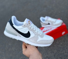 Кроссовки