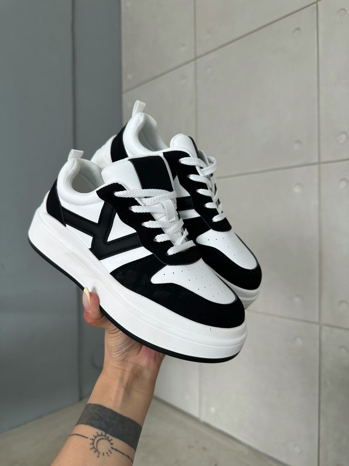 ,кроссовки женскиe,кроссовки для девушек,модные кроссовки,низкие кроссовки