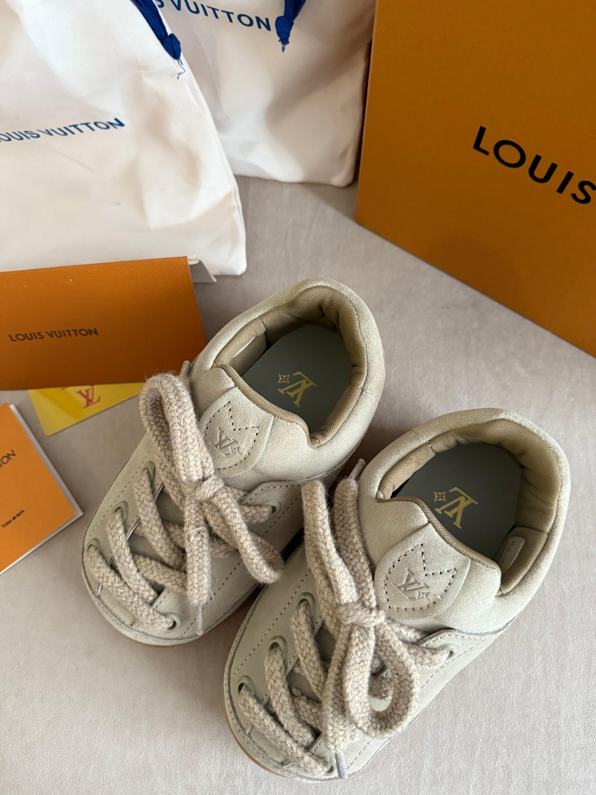 кроссовки женские louis vuitton,louis vuitton кроссовки,кеды louis vuitton,,зимние кроссовки louis vuitton