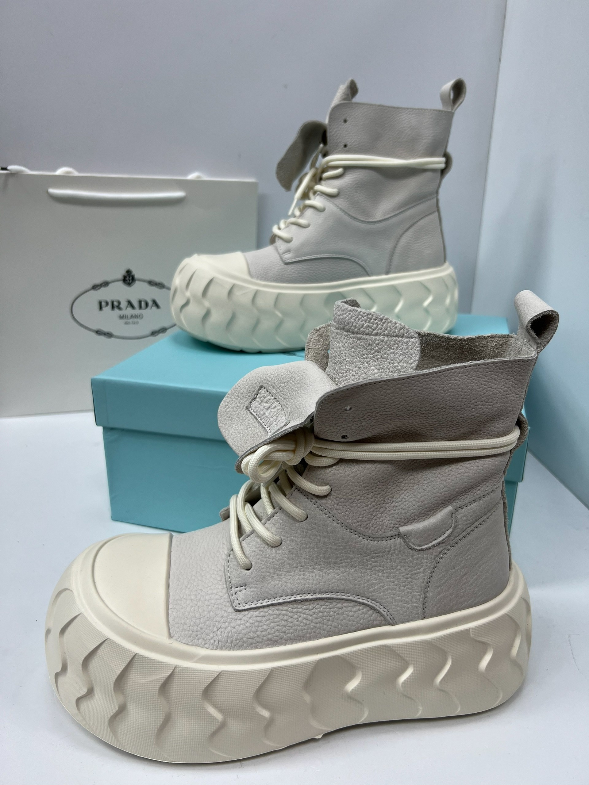 ,ботинки prada,прада ,женские ботинки,ботинки прада