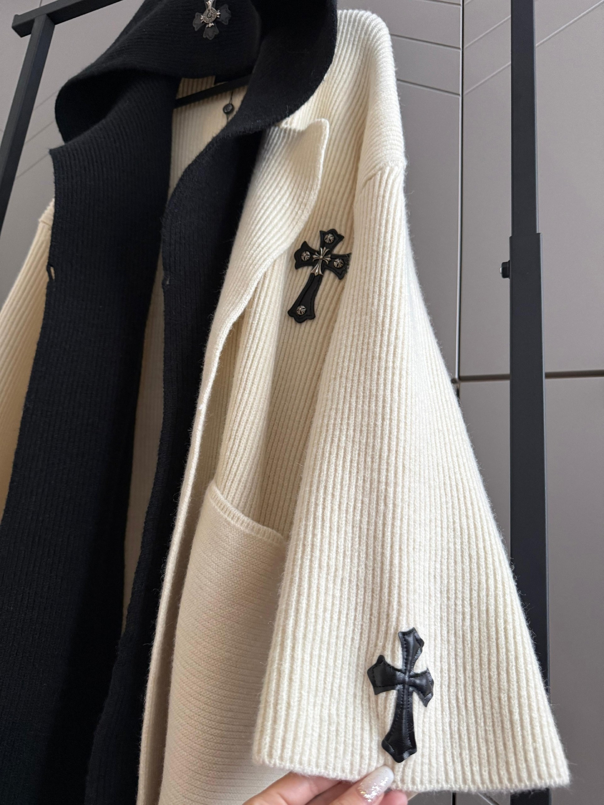 длинный вязаный кардиган,женский длинный вязаный кардиган с капюшоном,кардиган вязаное,стильное пальто,удлиненный кардиган