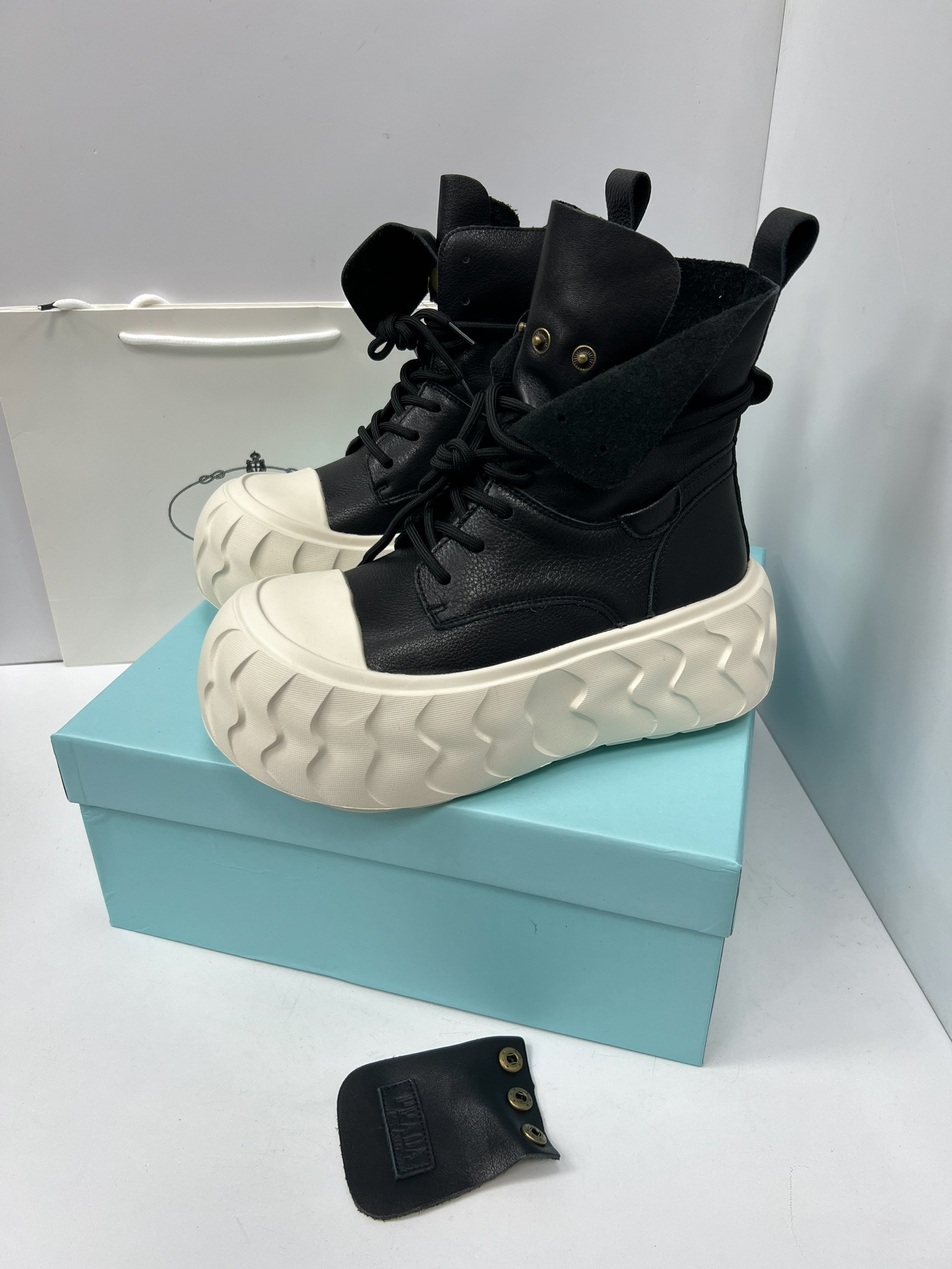 ,ботинки prada,прада ,женские ботинки,ботинки прада