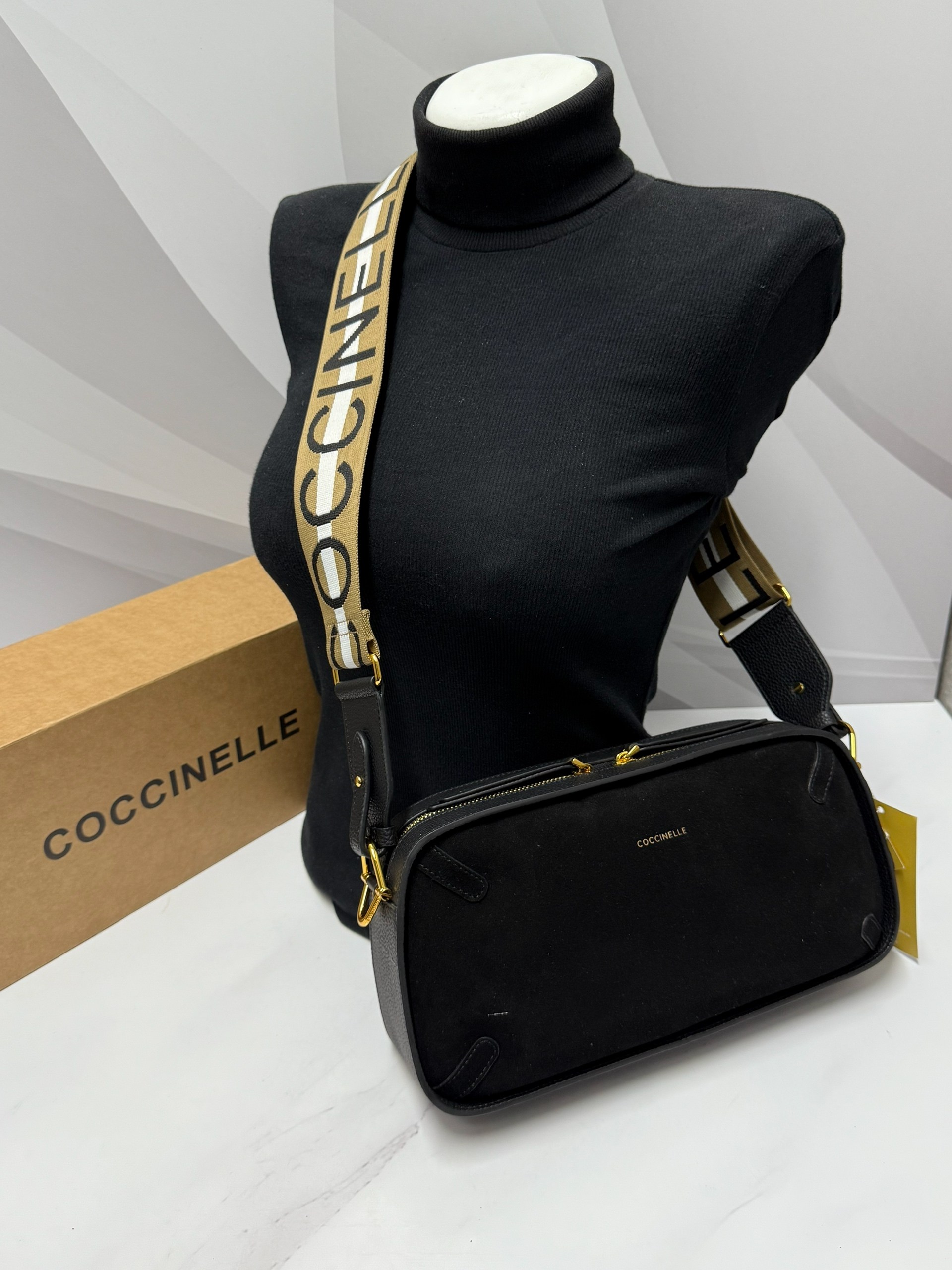 сумка coccinelle,сумка,женская сумка coccinelle,сумка женские,сумка замшевая