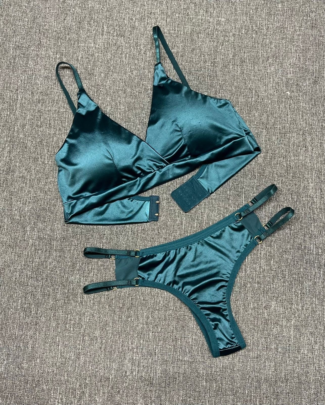 комплекты нижнее белье женский,нижнего белья комплект,комплект нижнего белья женский топ,нижнее белье комплект лифчик трусики,комплект нижнего белья атласный