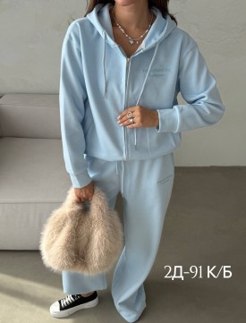 Костюм
