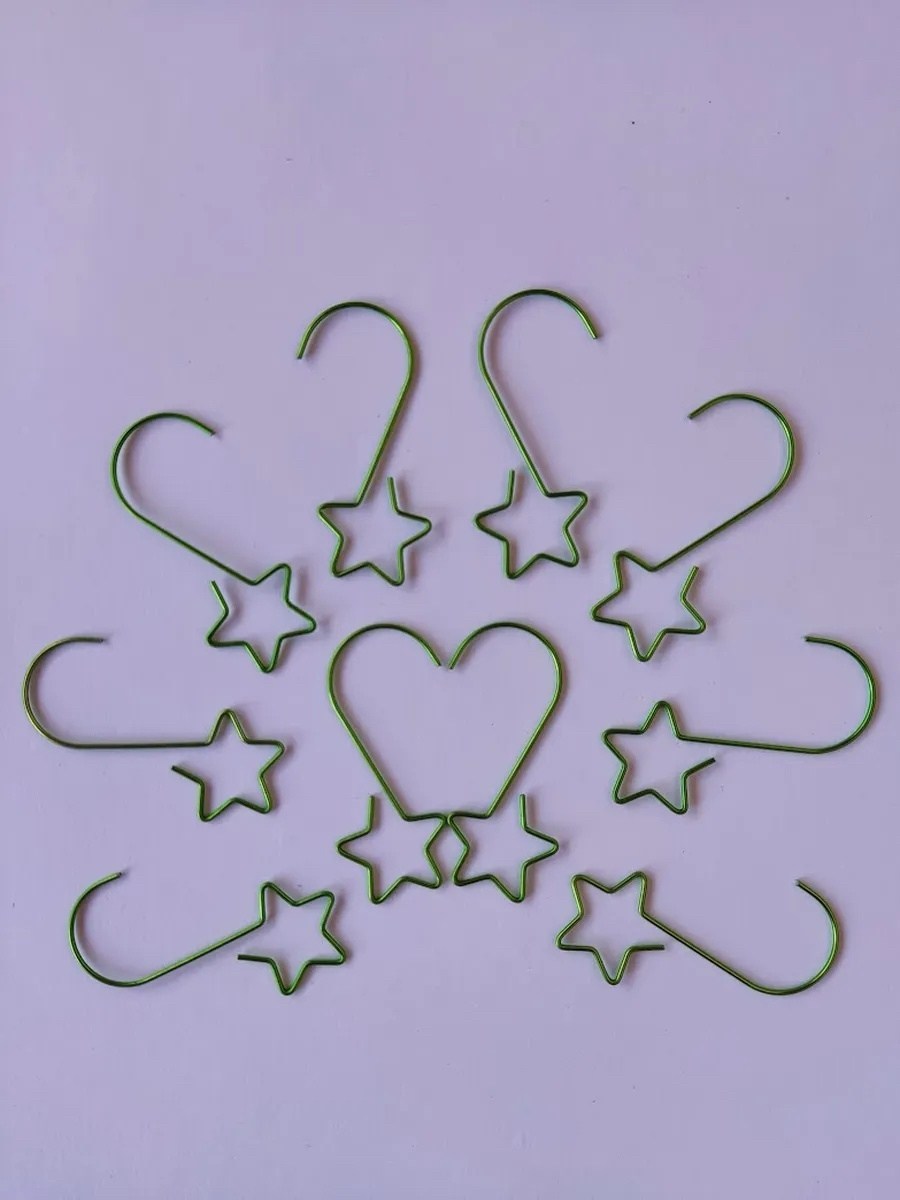 крючки для новогодних игрушек,крючки для елочных игрушек,крючки для елочных игрушек подвесы,крючки подвесы для елочных украшений,крючки для елочных украшений