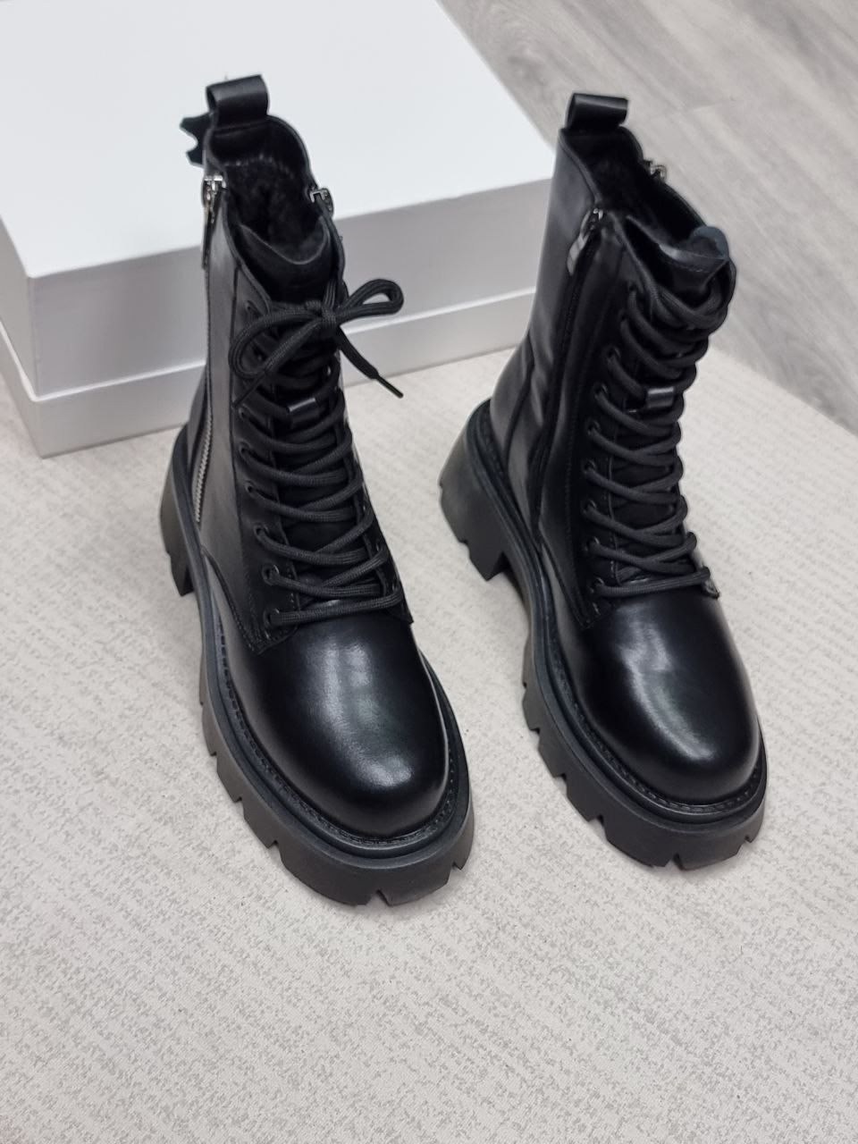 ботинки женские,,ботинка,зимние ботинки,модные ботинки