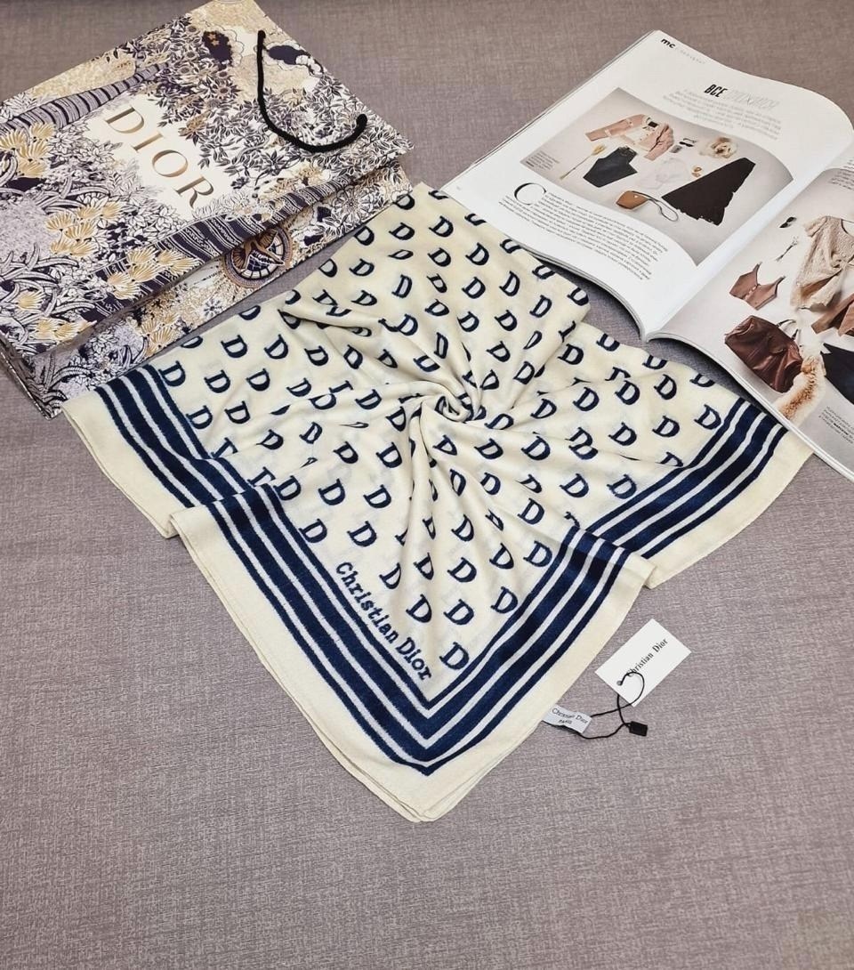 платок dior,новинки платок,женский платок,платки двусторонняя,платки диор