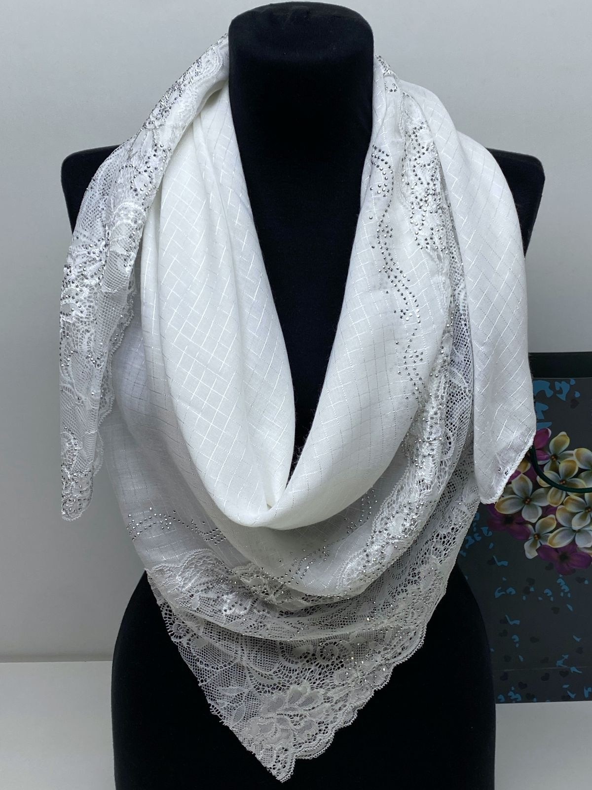 новинки платок,красивый платок,платки женские,белый платок,палантин с кружевами