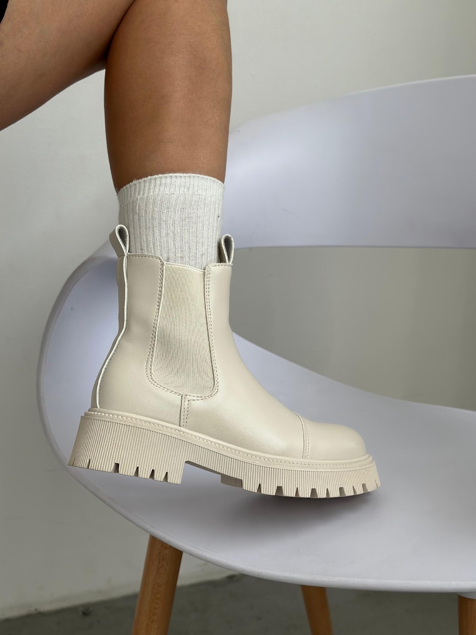 ,ботинки женские,женские ботинки челси,модные ботинки,ботинки с цепью