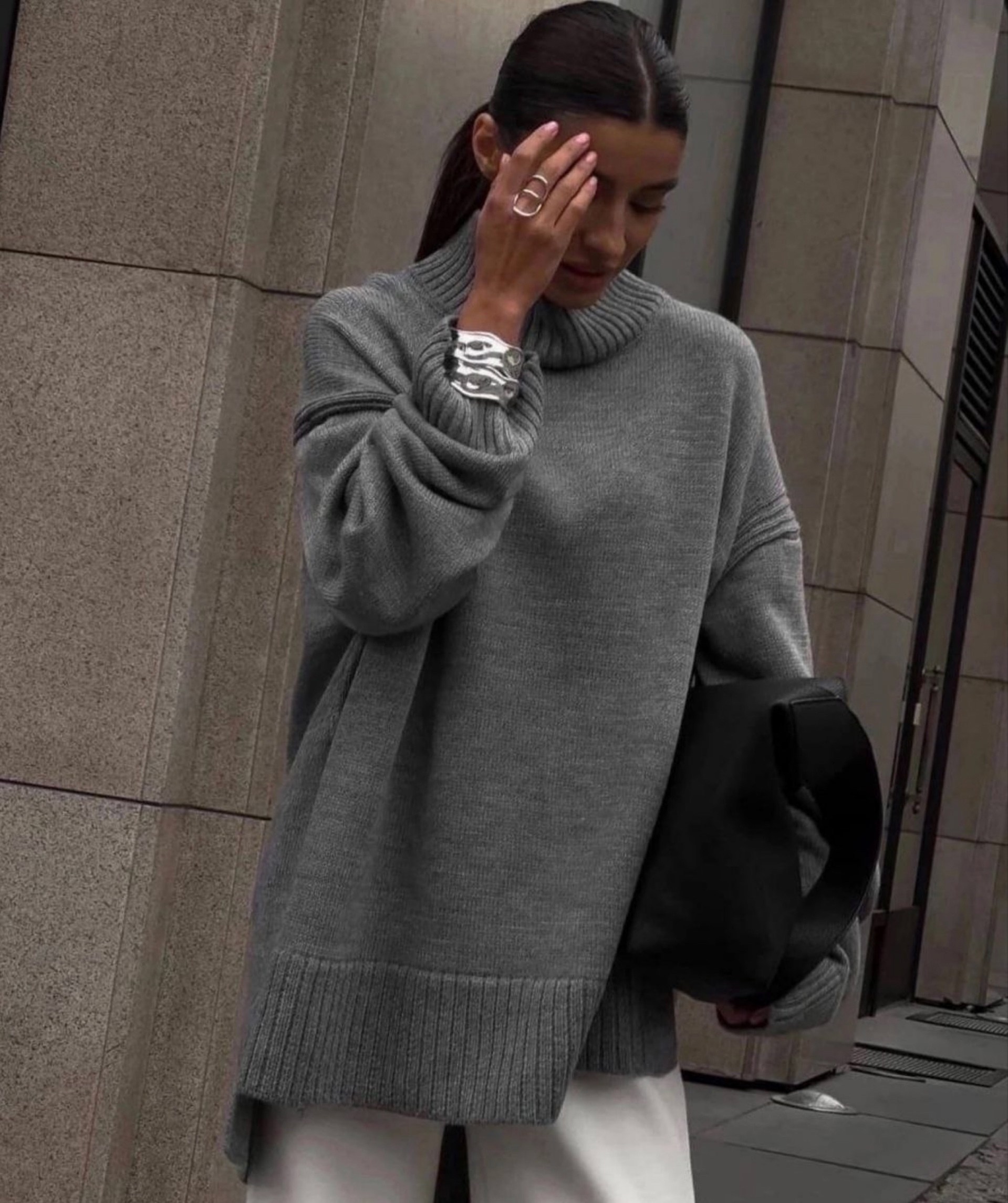 свитер длинный оверсайз вязаный,свитер оверсайз с горлом удлиненный,удлиненный свитер оверсайз,вязаный свитер оверсайз с горлом теплый,свитер вязаный женский оверсайз