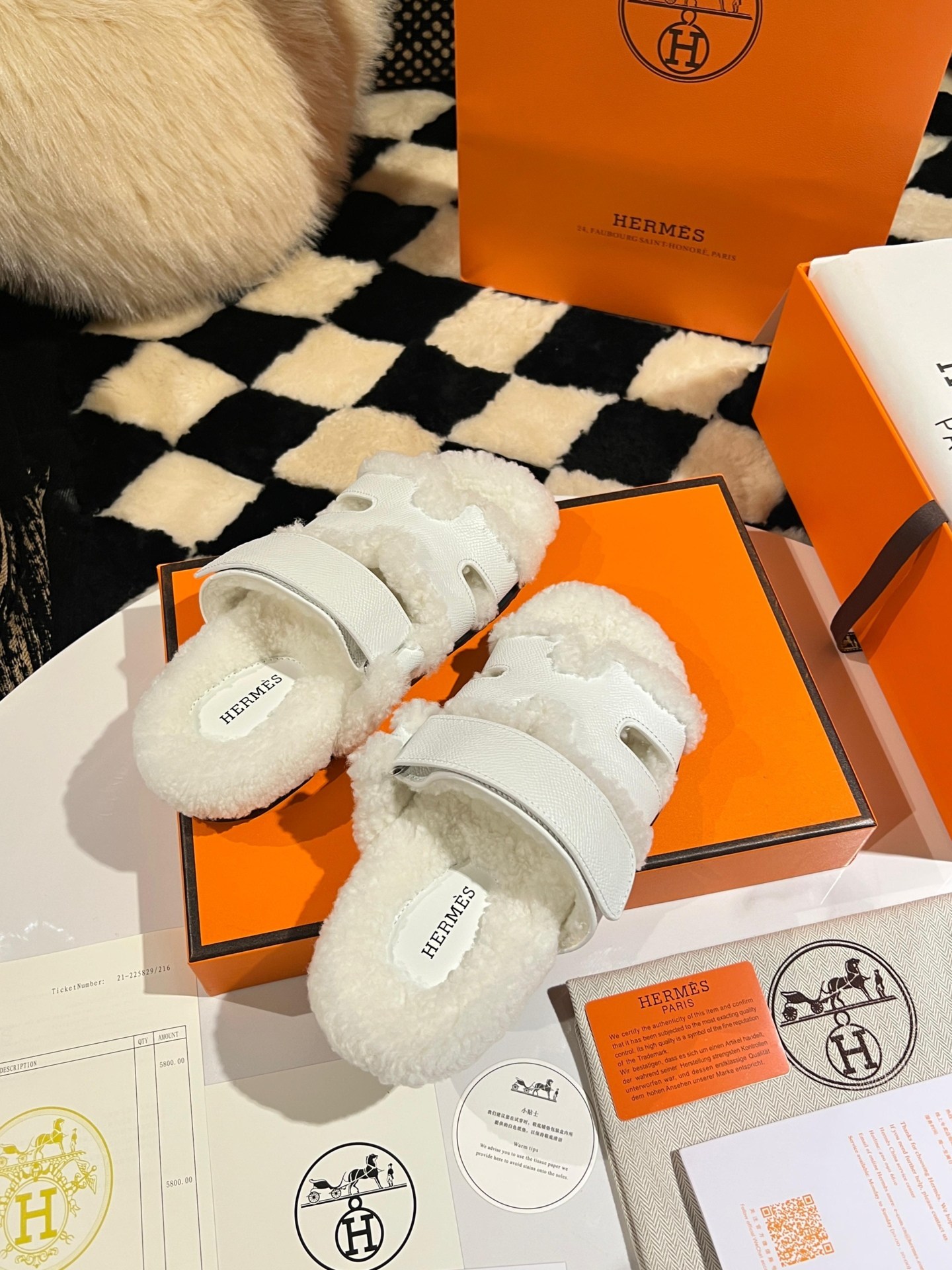 тапочки hermes,шлепанцы hermes,тапки hermes,шлепки меховые hermes premium shoes,шлепки hermes