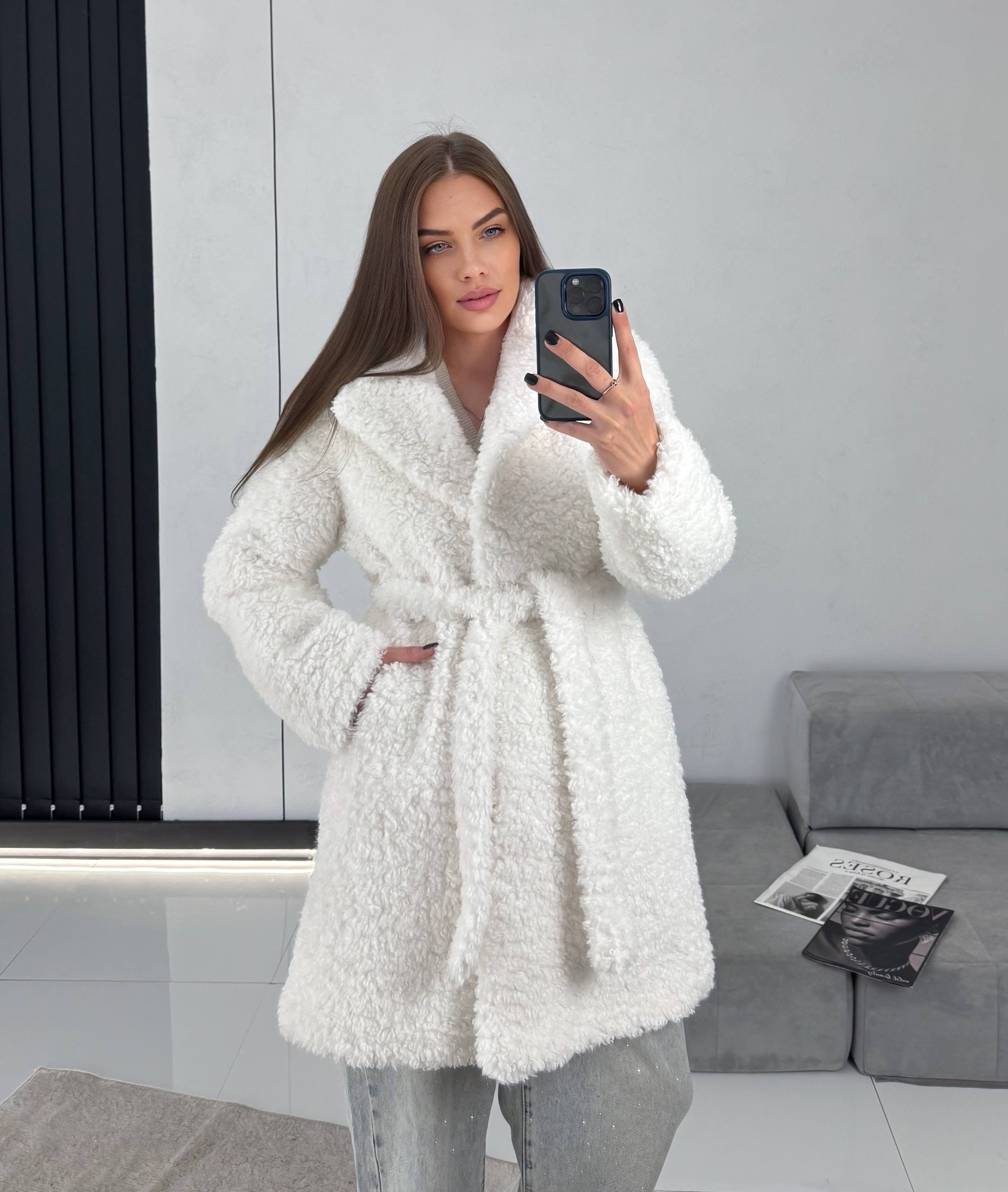 пальто барашек,шуба искусственная белая,белая шуба,искусственная шуба,шубка тедди