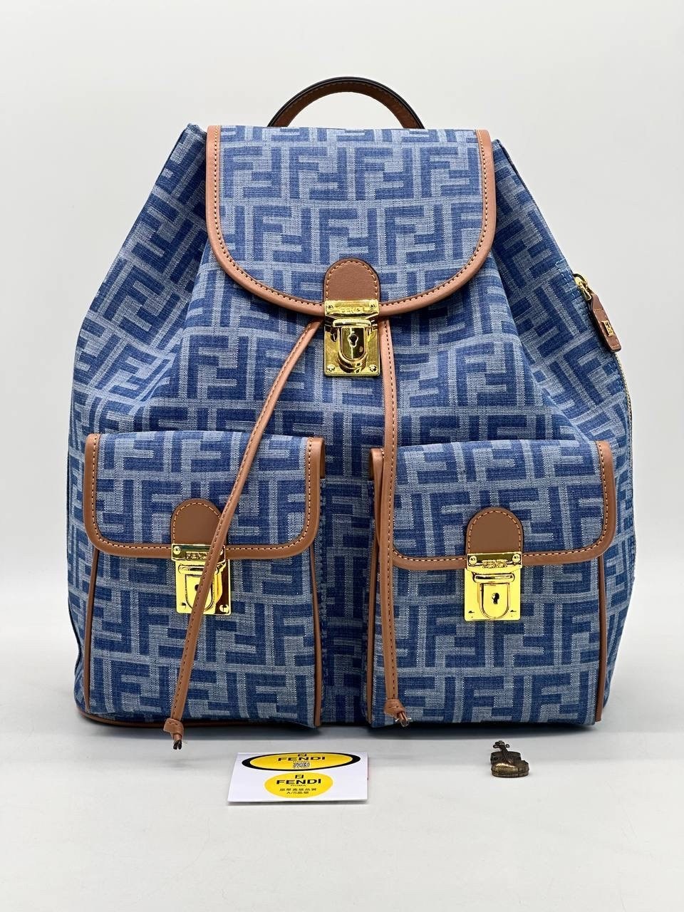 рюкзак fendi,рюкзак с клапаном,рюкзак фенди,модные рюкзаки,рюкзак женский fendi