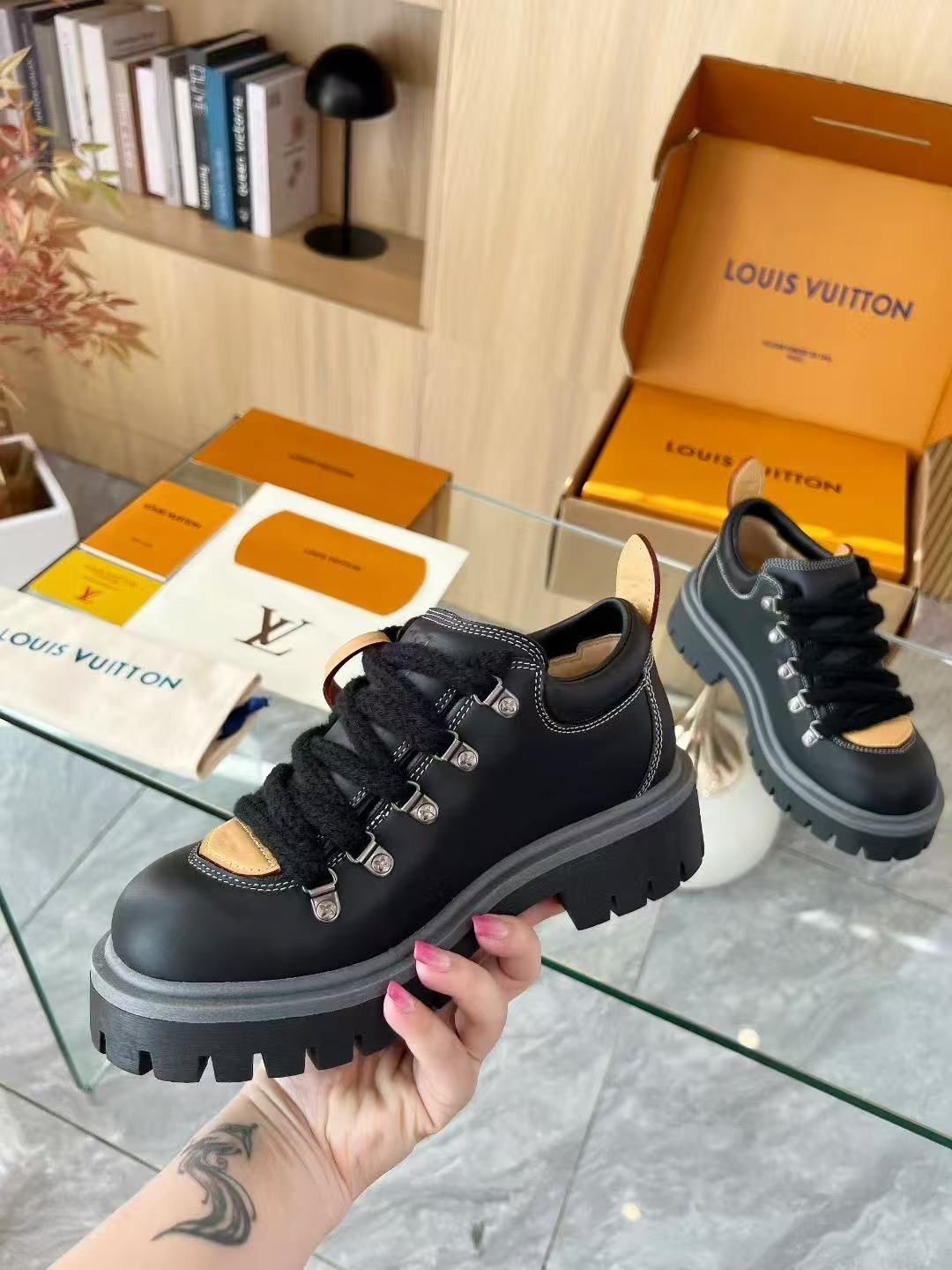 ,зимние ботинки женские луи виттон,ботинки луи виттон женские,ботинки луи витон женские,ботинки louis vuitton