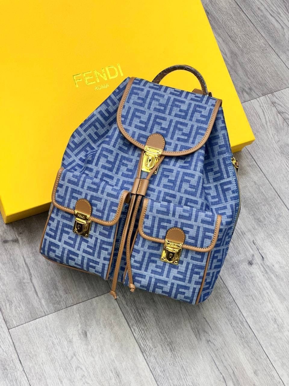 рюкзак fendi,fendi рюкзак fendi,cумка fendi,fendi сумка на плечо,рюкзак женский fendi