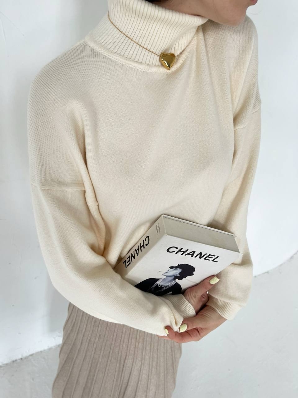 юбка плиссе,джемпер бежевый,бежевая юбка,трикотажная юбка,юбка плиссе остин