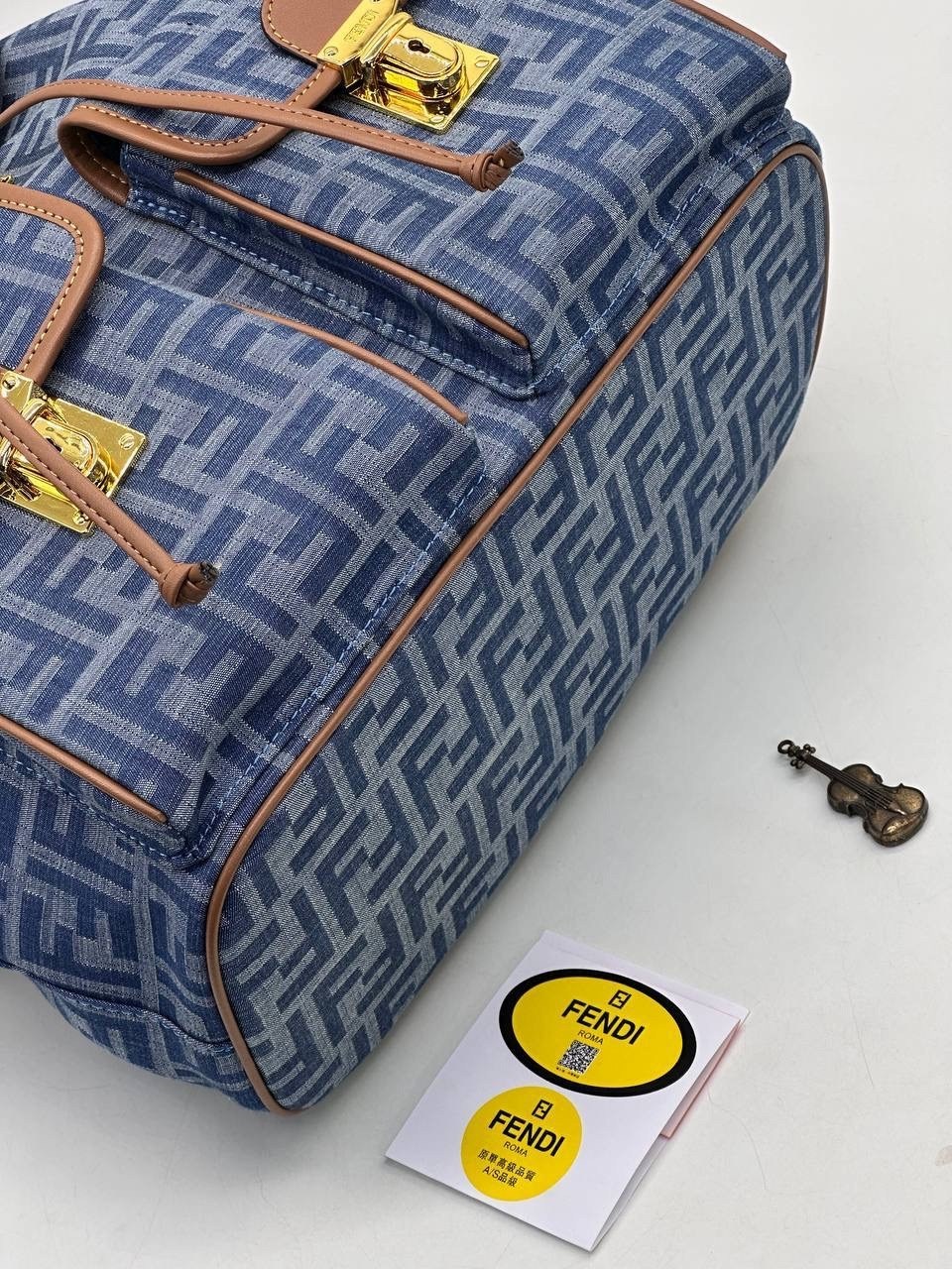 рюкзак fendi,рюкзак с клапаном,рюкзак фенди,модные рюкзаки,рюкзак женский fendi