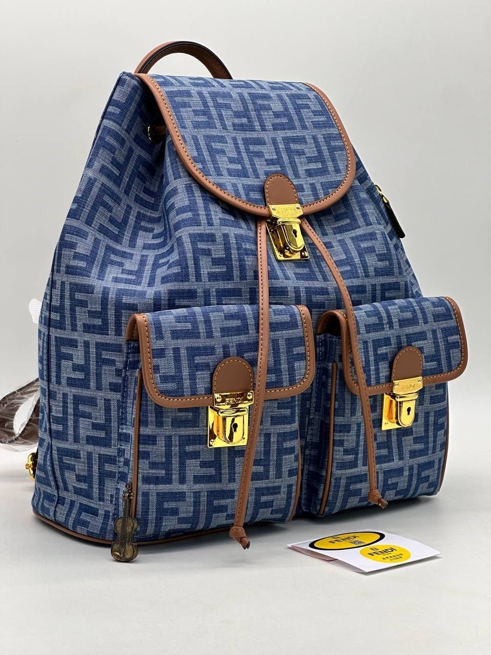 рюкзак fendi,рюкзак с клапаном,рюкзак фенди,модные рюкзаки,рюкзак женский fendi