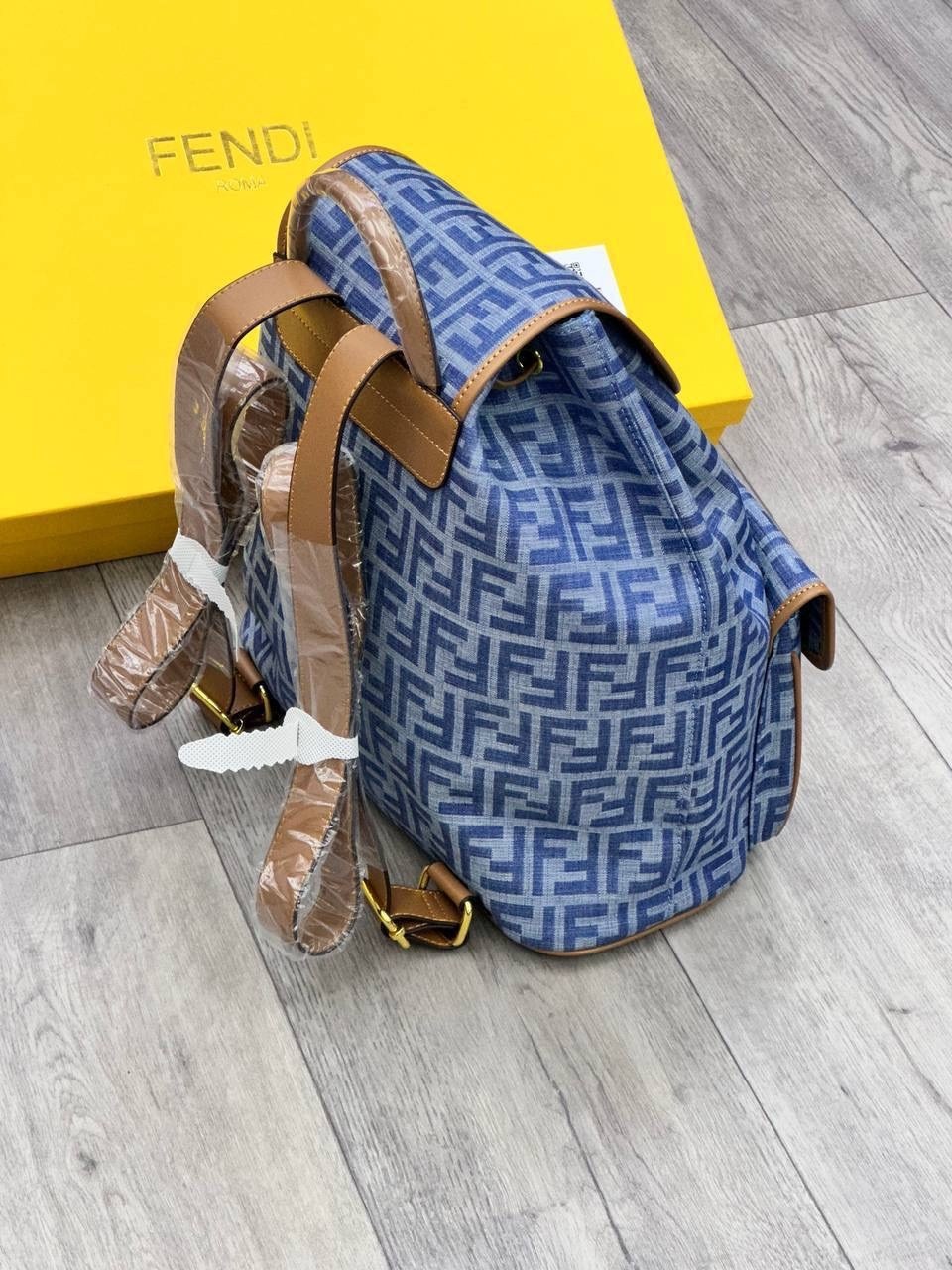 рюкзак fendi,fendi рюкзак fendi,cумка fendi,fendi сумка на плечо,рюкзак женский fendi