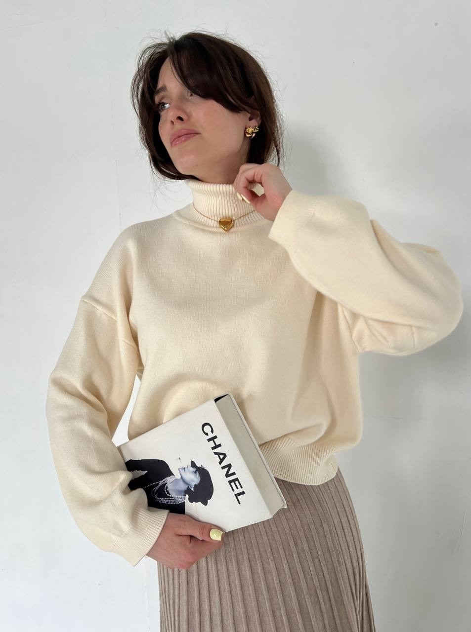 юбка плиссе,джемпер бежевый,бежевая юбка,трикотажная юбка,юбка плиссе остин