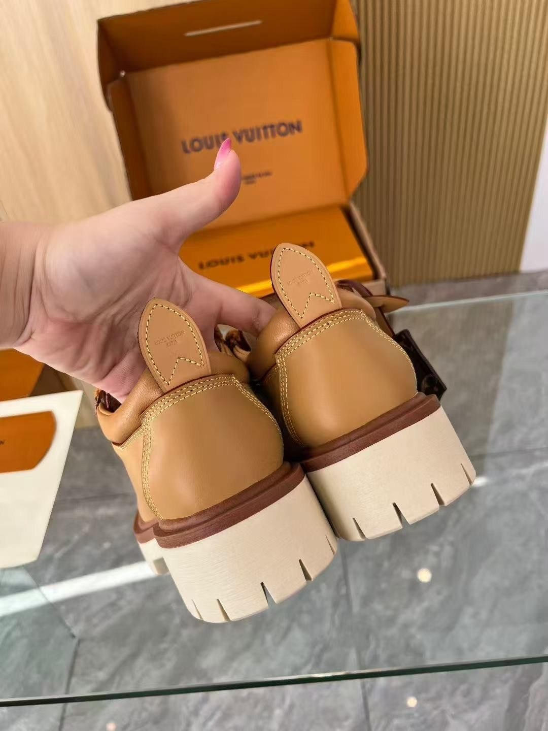 ,зимние ботинки женские луи виттон,ботинки луи виттон женские,ботинки луи витон женские,ботинки louis vuitton