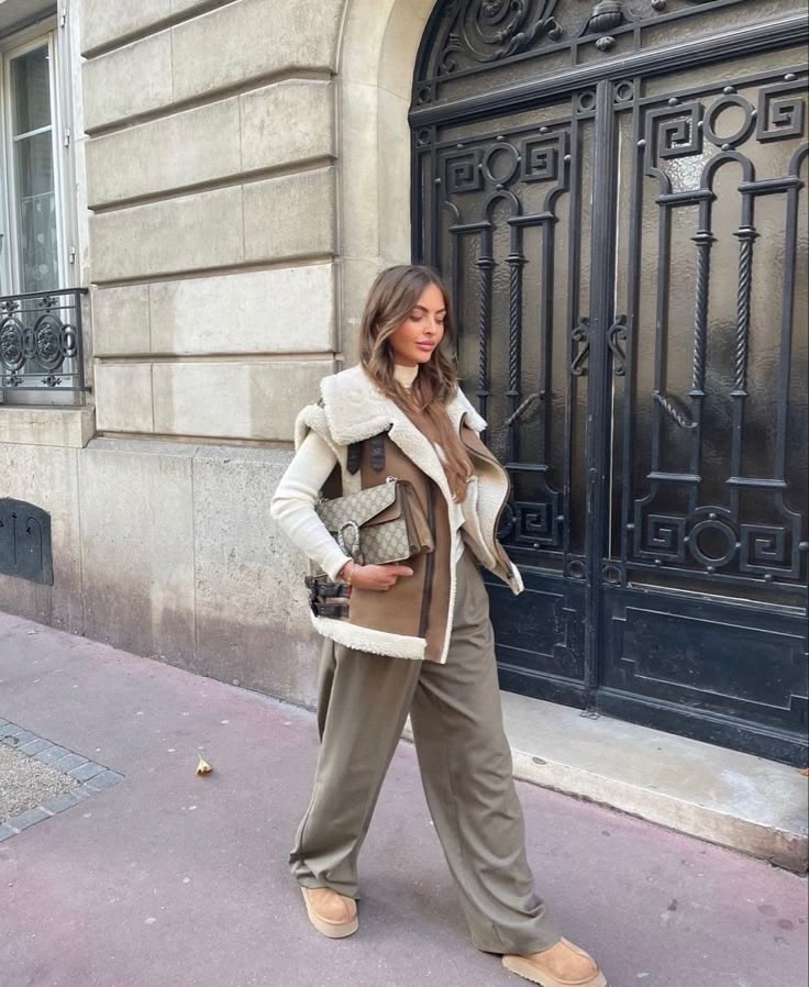 жилетка дубленка,стильная жилетка,жилетка женская,меховая жилет,жилет женский