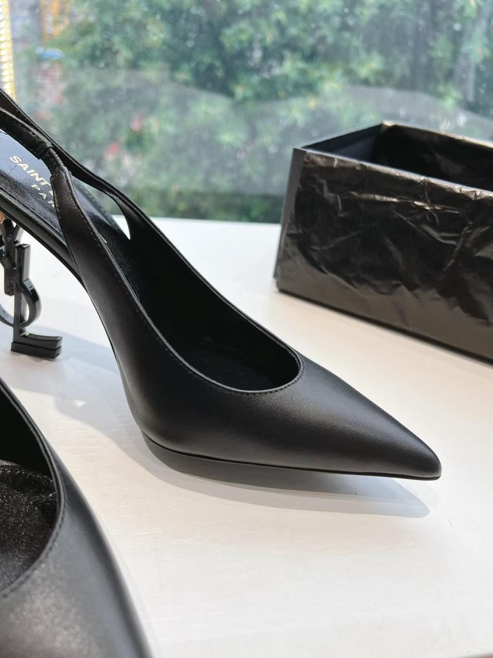 saint laurent туфли,туфли yves saint laurent,босоножки ив сен лоран с каблуком логотипом,босоножки saint laurent,туфли ив сен лоран с каблуком логотипом