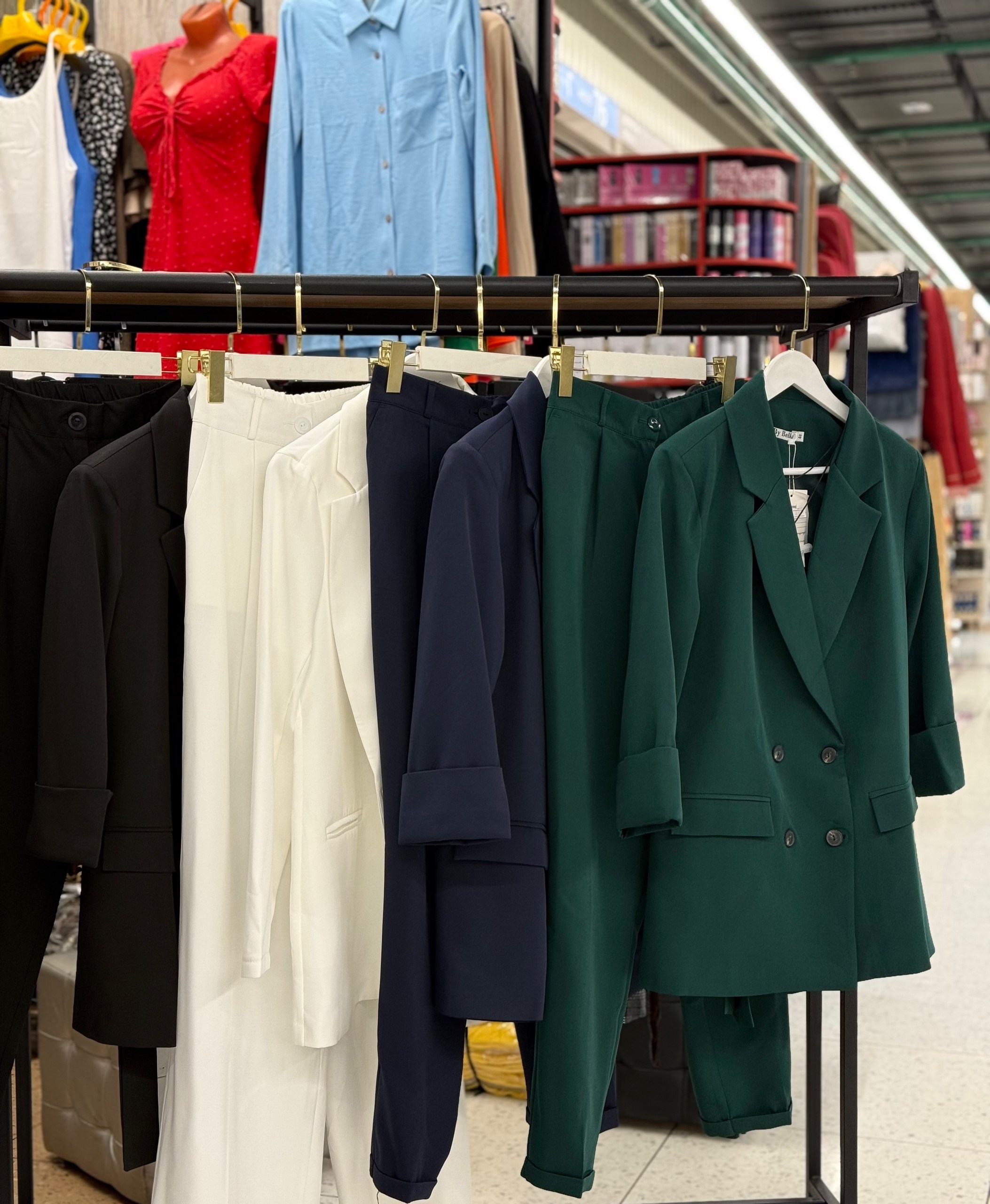 женский брючный костюм,зеленый брючный костюм женский,модные брючные костюмы,костюм с брюками,костюм повседневный брючный