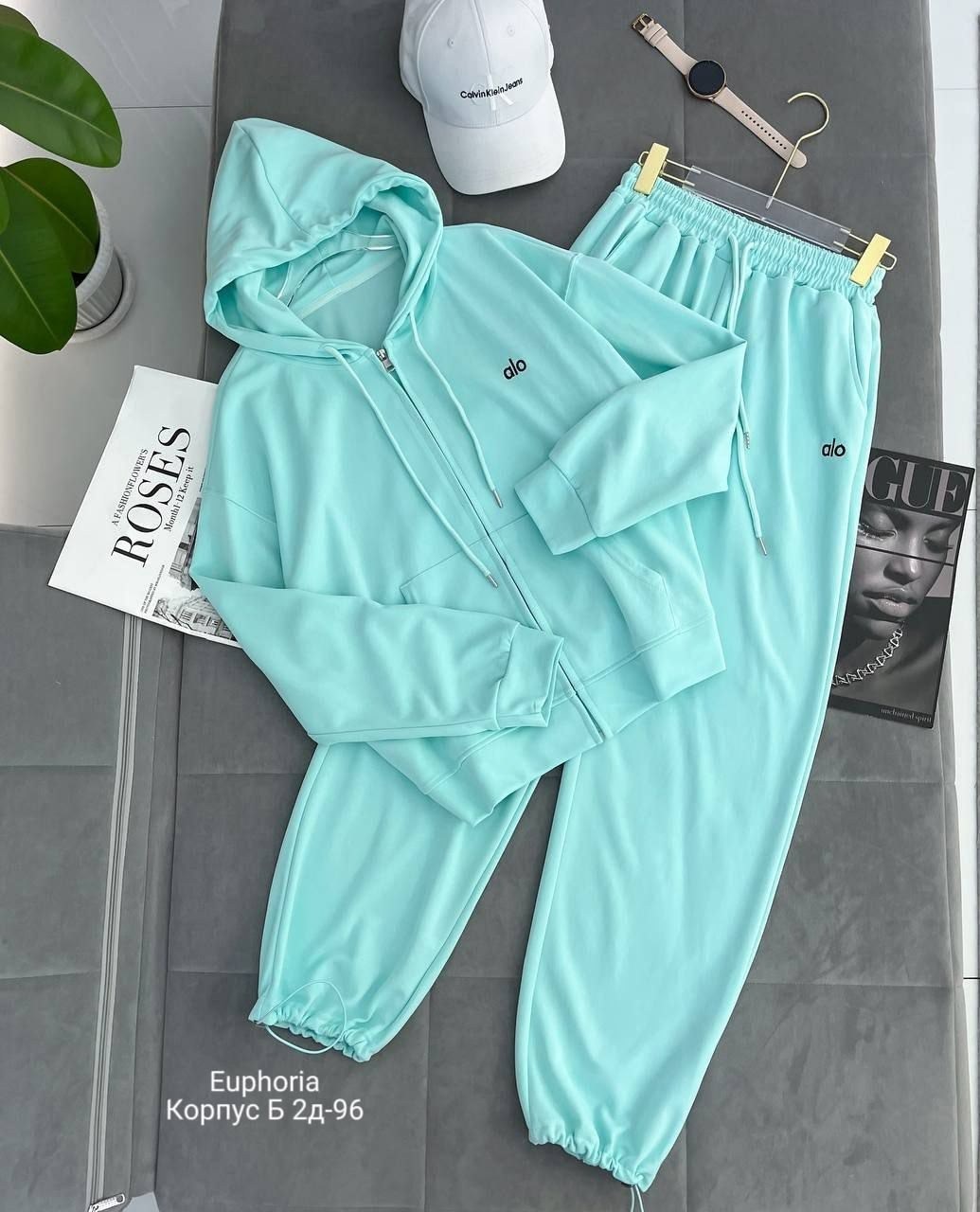 спортивные костюм,костюмчик,костюмы двойки,женской одежды