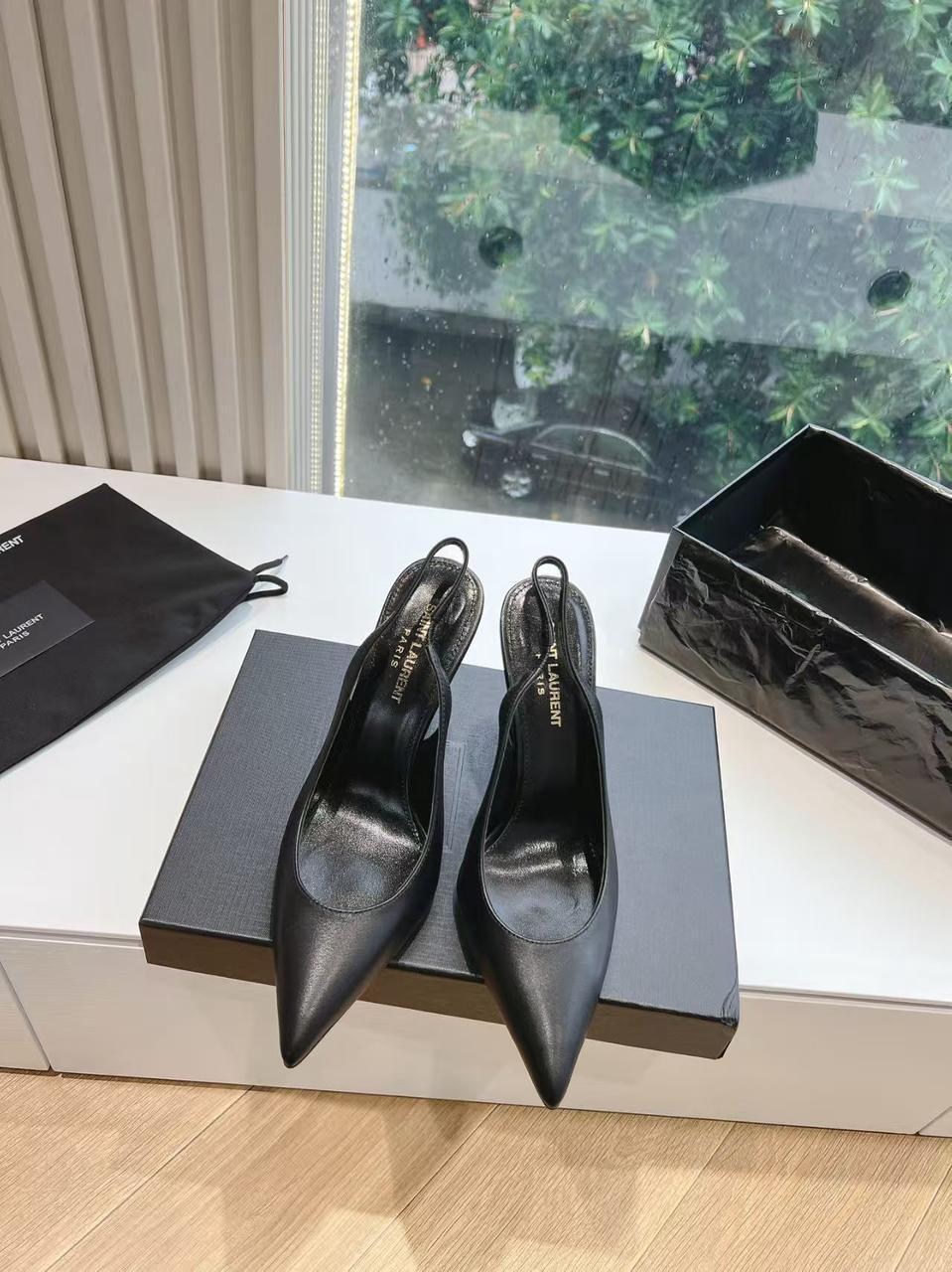 saint laurent туфли,туфли yves saint laurent,босоножки ив сен лоран с каблуком логотипом,босоножки saint laurent,туфли ив сен лоран с каблуком логотипом