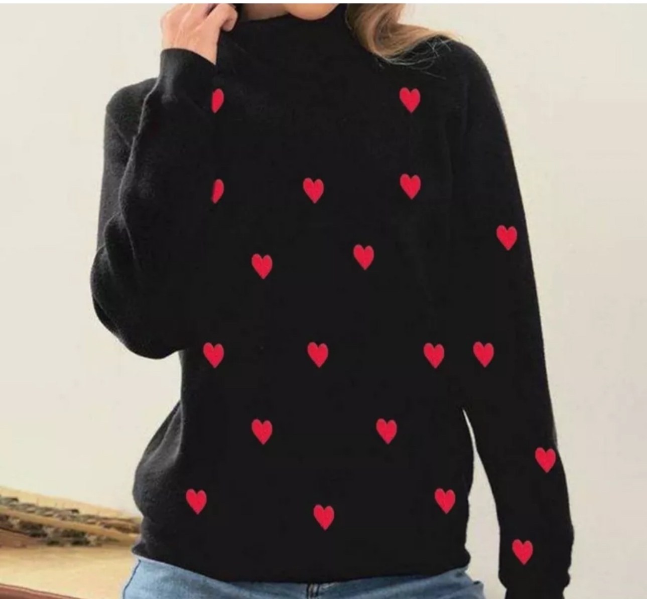 кофта с сердечками,кофта женская,джемпер red valentino черный с сердцами,кофта женская свитер,свитер с принтом