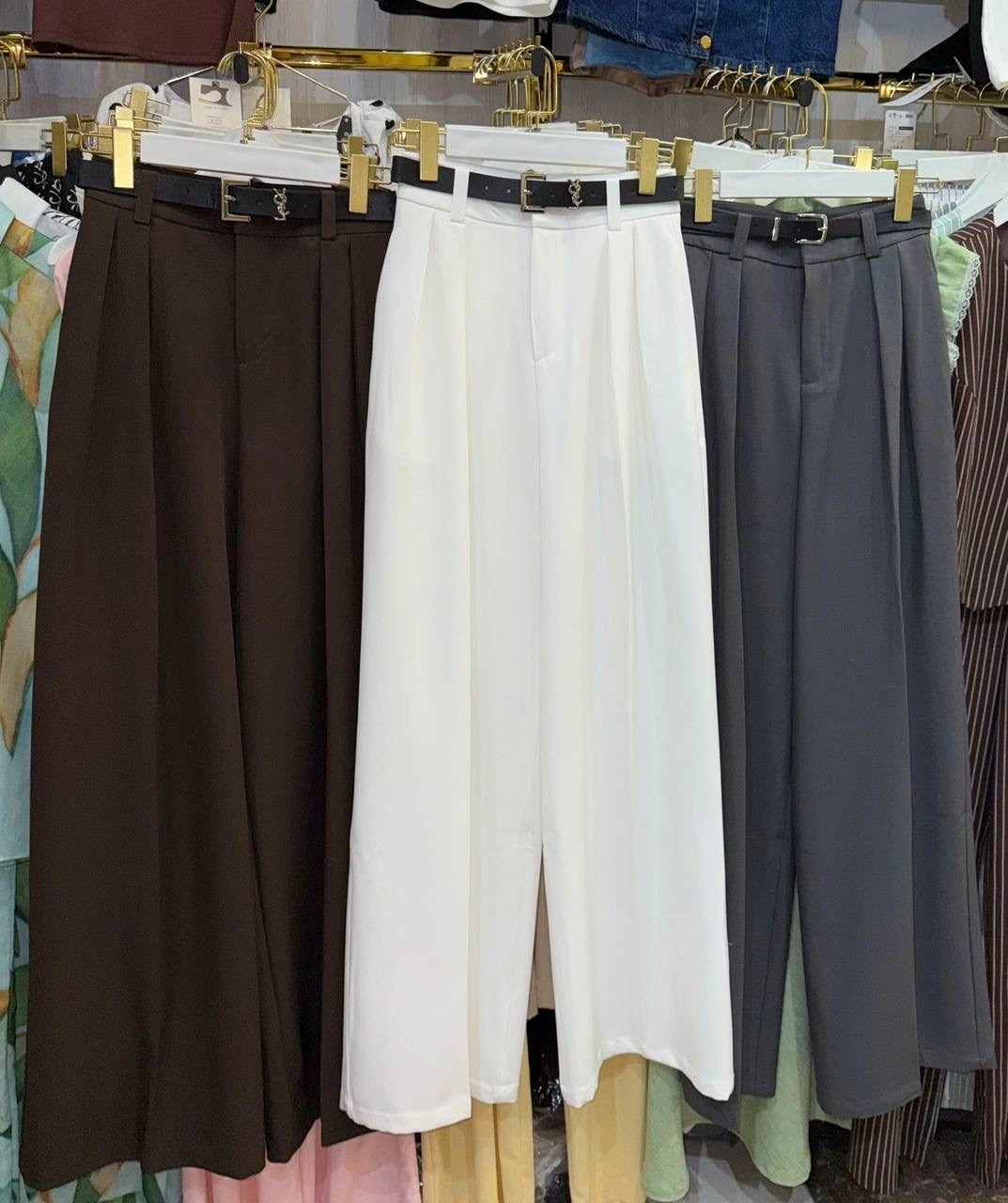 образ с белыми брюками палаццо,белые брюки палаццо,брюки палаццо,брюки палаццо образы