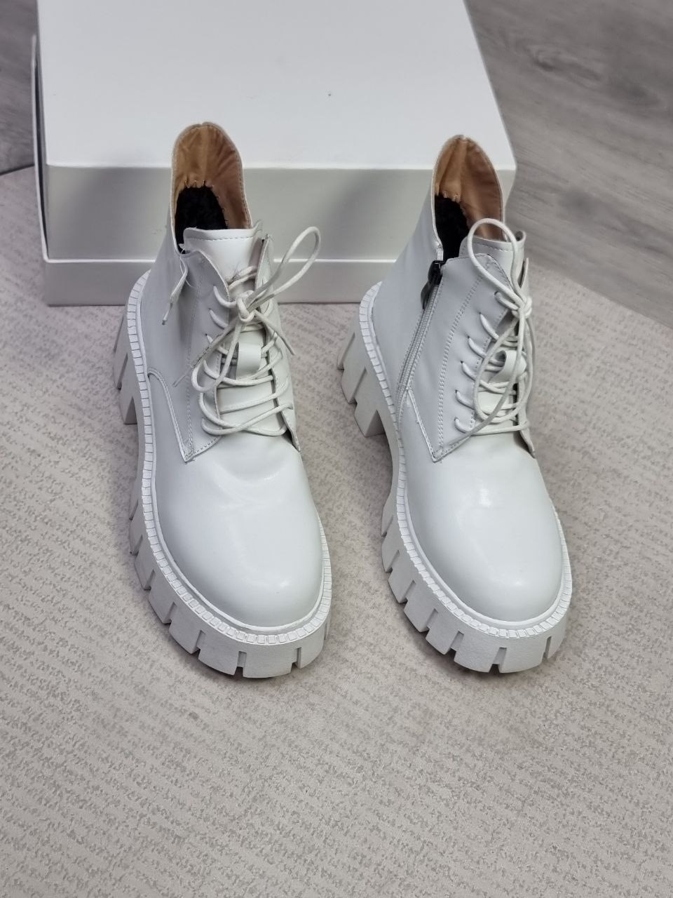 ,женские ботинки,ботинки белые,ботинки,модные ботинки