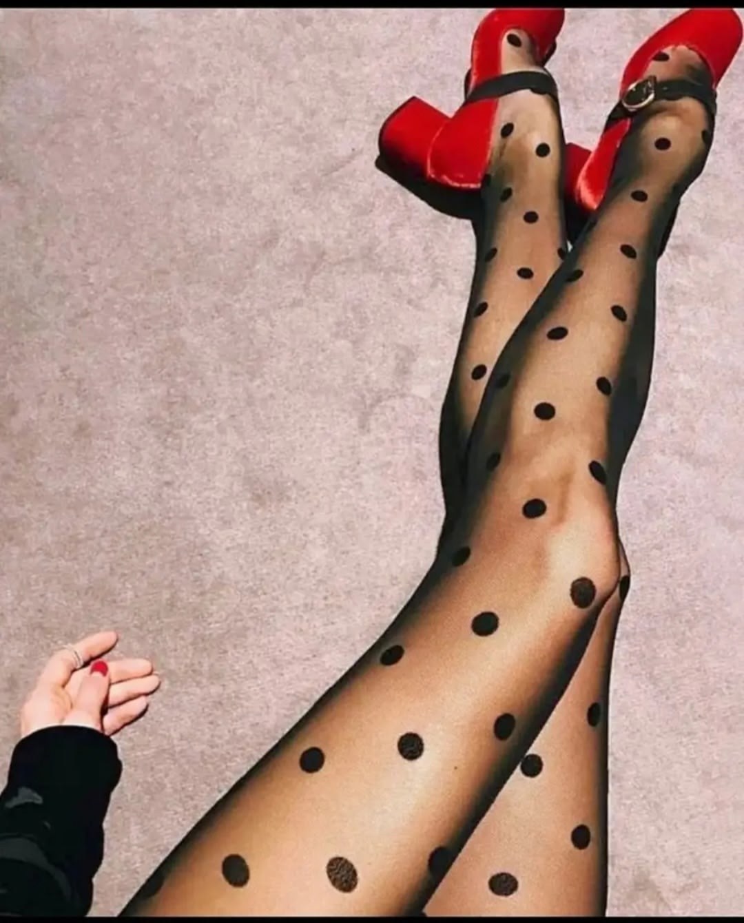 колготки женские в горошек,колготки в горошек,капроновые колготки в горошек,колготки в крупный горох,колготки в крупный горошек