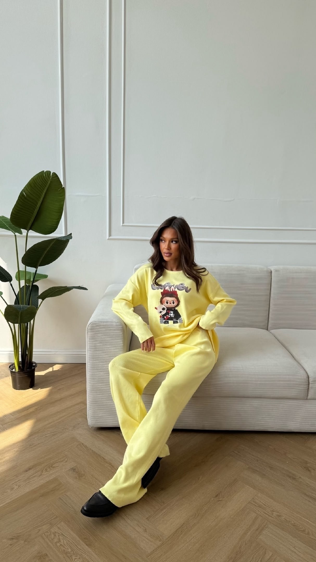 костюмы комплекты,трикотажные костюмы,костюм с брюками,костюмы брючные,костюм желтый