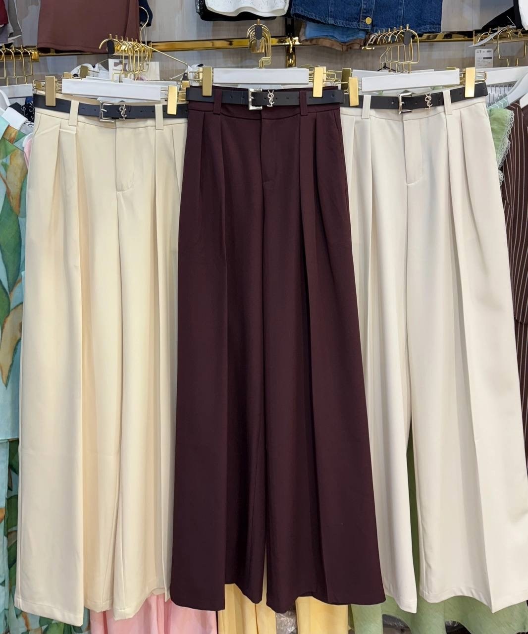 образ с белыми брюками палаццо,белые брюки палаццо,брюки палаццо,брюки палаццо образы