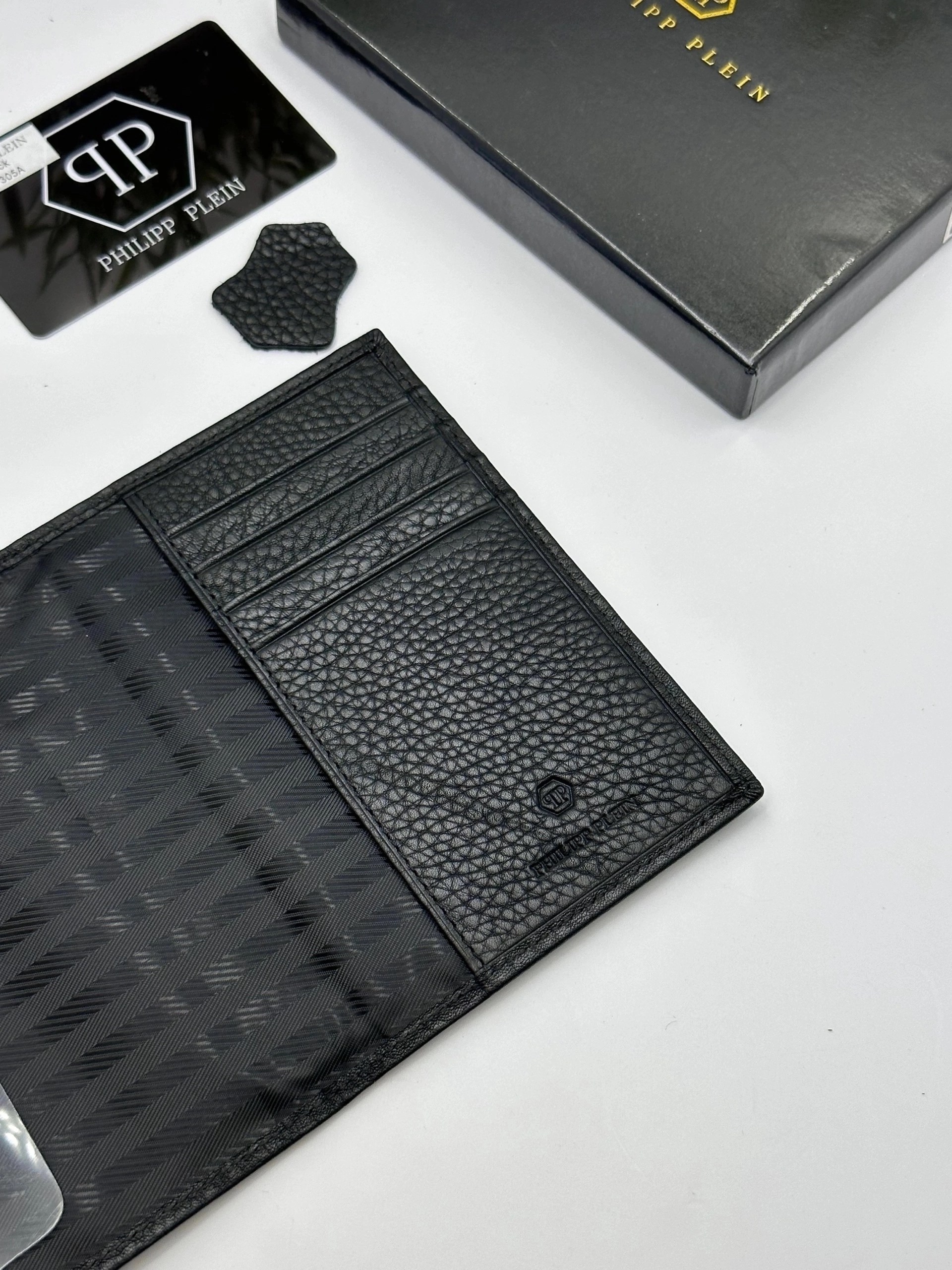 обложка для паспорта из натуральной кожи,обложка для паспорта мужская брендовая,портмоне филипп плейн,обложка на паспорта кожаная,мужские портмоне